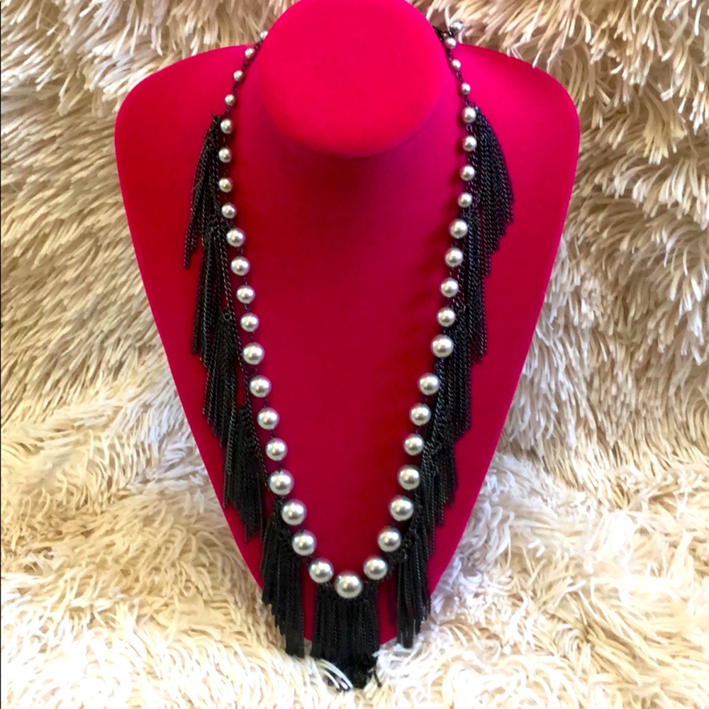 Pearl and metal chain necklace